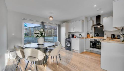 Lovely 2-Bed House with parking - Foto 5, stove, dishwasher