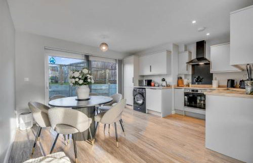 Lovely 2-Bed House with parking - Foto 5