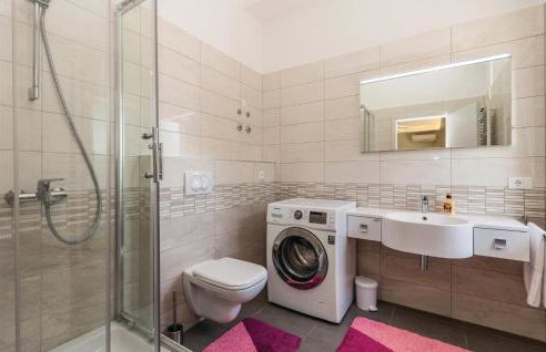 Cozy Home In Viskovo With Wifi - Photo 51