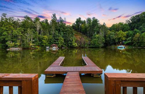 LKJ - Lakefront Home, Hot tub, Fire Pit, Games and Movie Room! - Foto 73