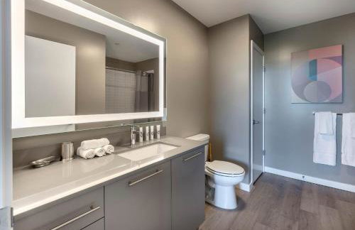 Modern Apt with Luxury Amenities - Foto 14