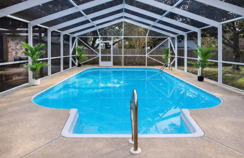 Pool House, Short Drive to Beach, Grill, Smart TV - Foto 1