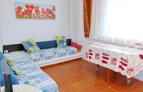 Apartment Near Golfo di Cugnana - Photo 17