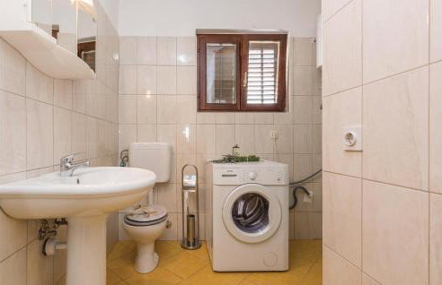 Six-Bedroom Holiday Home In Sv Filip I Jakov - Foto 48