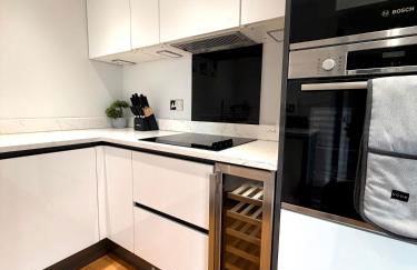 Luxe Duplex Penthouse Stay in Leeds Centre - Free Parking - Foto 9