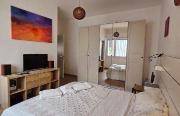 Seaside Villa with Hot Tub, 5mins walk from the sea - Foto 9