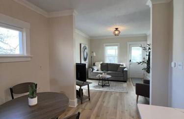 Cedar Street Retreat - Heart of Aksarben! - Foto 3