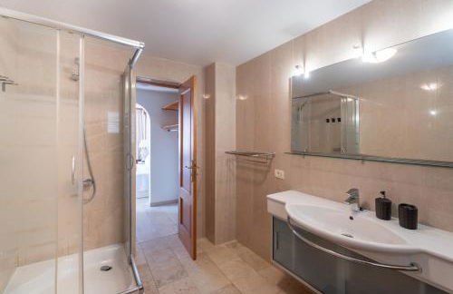 La Caleta Luxury Seaside Villa with 3 Bedrooms and Private Pool - Foto 22