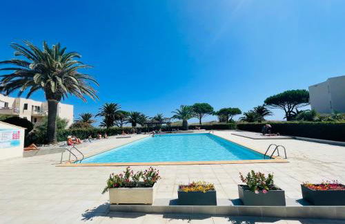 Les Capitelles Bord de plage avec grande piscine - Vue montagne - Balcon - Photo 13