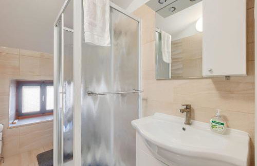 Beeindruckendes Apartment mit Panoramablick, Pool, Privatparkplatz, Grill - Photo 17