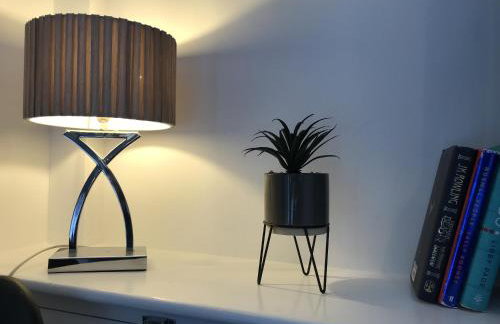 Bright Spacious 3-bed With Office & Patio, Preston - Foto 48