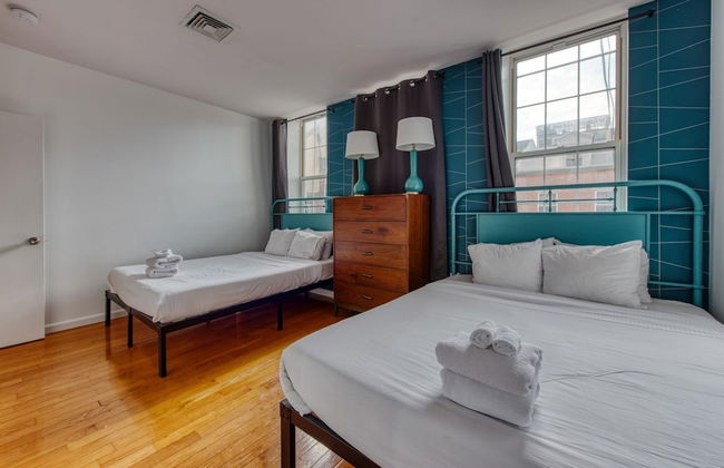 Stairway 3BR Apt w W D Ideal for Groups - Foto 12