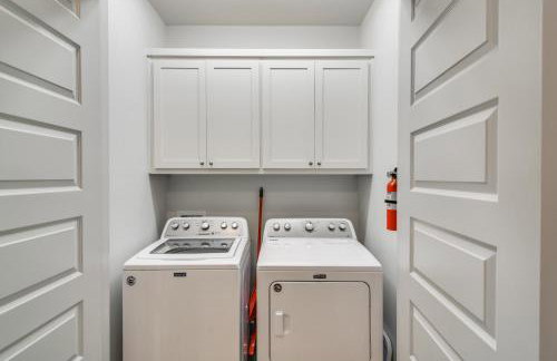 Modern Waveland Home with Deck - Walk to the Beach! - Foto 21