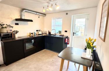 Palms 1 Log Burner Private Courtyard Parking Central Newquay - Foto 4