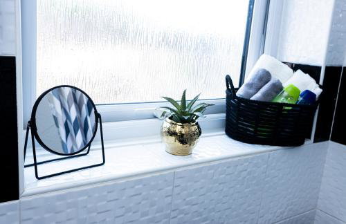 Stunning 3Bedroom Home Ideal for Long & Short Stay - Foto 14