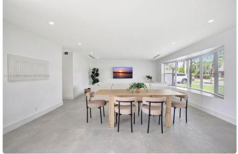 Waterfront Villa with 3 bedroom private suites - Foto 12