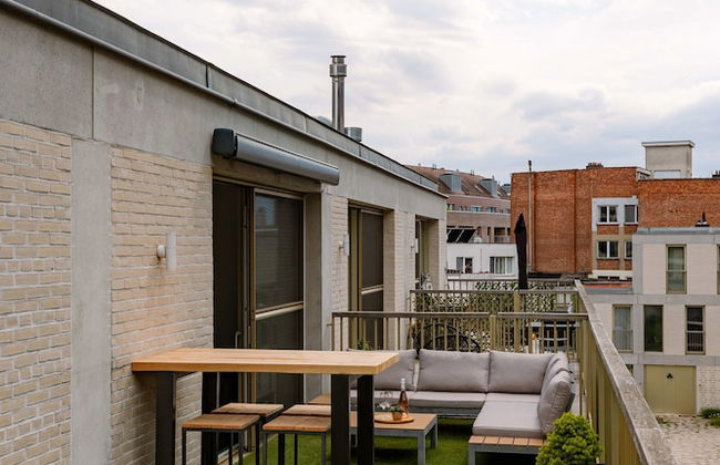 Modern Apartment With Large Terrace - Photo 13