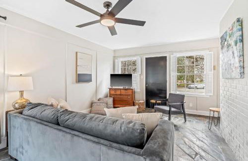 Luxurious Retreat in Historic Downtown Burlington Downstairs Only - Foto 14