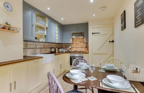 3 Bed in Hope Valley oc-dcherb - Photo 2