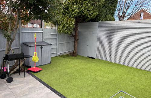 Brand New Big House with garden and free parking - Foto 28