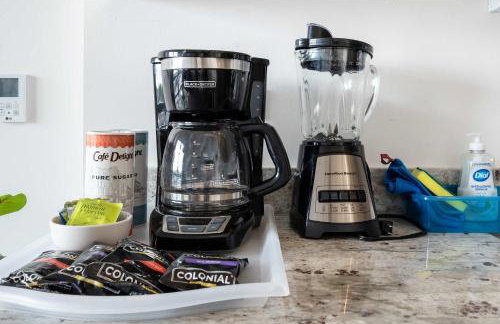 1BR City Loft With Modern Glass Views - Foto 9