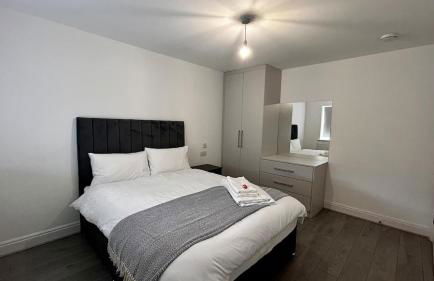 Spacious 4 Bedroom House for 8 Guests Ideal for Families and Contractors, WIFI and Free Parking - Foto 18