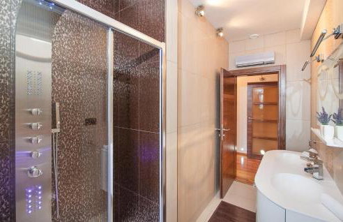 Nice Home In Karojba With Sauna - Foto 31