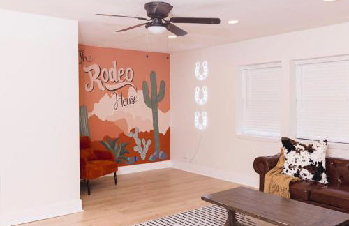 The Rodeo House - Near Rodeo Arena - Photo 8