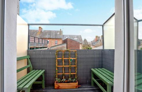 1 Bedroom Cozy Apartment In Carolles - Foto 3