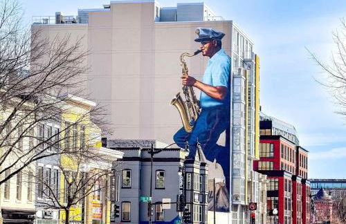 Luxury 3BR with Parking in Heart of DC - Steps to Metro - Foto 48