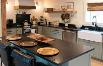 Adventure Barn - On HGTV Fixer to Fab -Access MTB - Foto 12