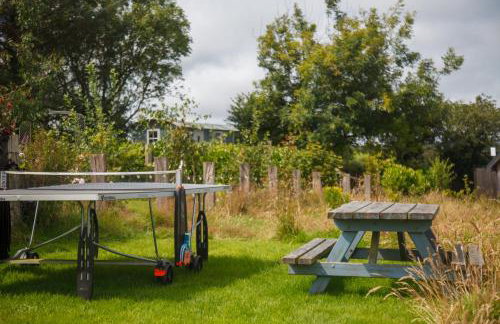 Luxury Glamping Cabin with Outdoor Bath on Cornish Meadow - Photo 45