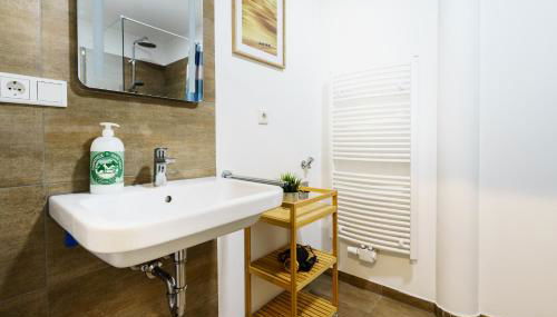 Boardinghaus Grünefeld -W2 - Schöne Serviced Apartments - Küche - Smart TV - P - Premiummatratzen - Rainshower by Wooon - Foto 5