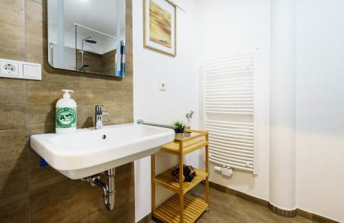 Boardinghaus Grünefeld -W2 - Schöne Serviced Apartments - Küche - Smart TV - P - Premiummatratzen - Rainshower by Wooon - Foto 5