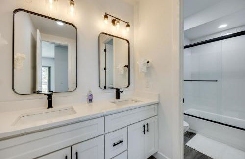 Group Getaway in Monument! High-End Home with Views - Foto 37