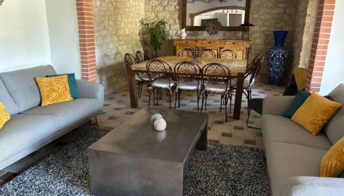 At Stéphanie and Damien's, Charming stone and pool - Foto 5