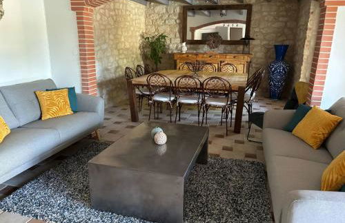 At Stéphanie and Damien's, Charming stone and pool - Foto 5