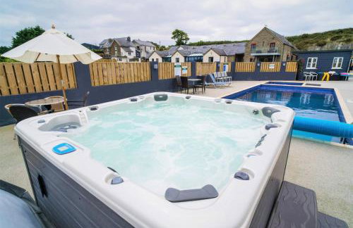Lodges at Bryncarnedd, Aberystwyth - Photo 16