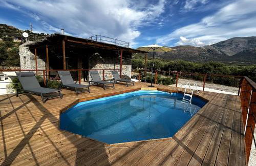 DOXA PETRA Small villa with pool - Photo 1