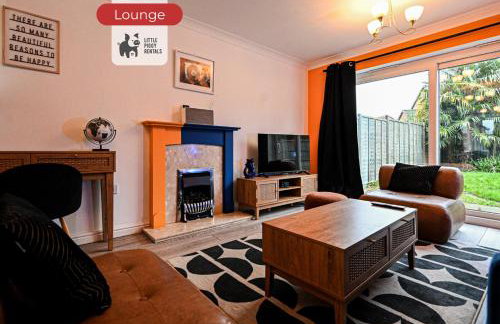 4 Bedroom Family House with 5 Beds, Parking and Fast WiFi - Foto 3