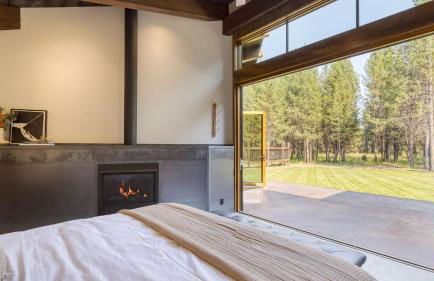 Newly Built • Sauna • Hot Tub • Cold Punge Lazy River Glamp-House by AvantStay - Foto 36