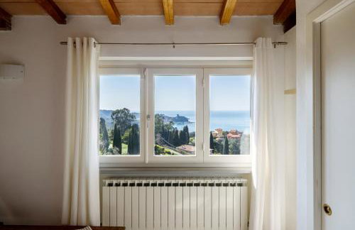 "The Ulivi" inside Le Agavi Private Park, shared Pool and Tennis 200m far, Sea View Apartment 2 AC BDR, 2BTH, parking next home and private garage in Lerici! Cooking Lesson and Wine Tasting - Foto 24