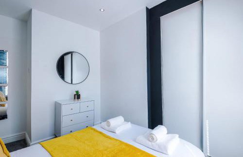 Luxury 1 bedrooom house, sleeps 4, free parking - Foto 8