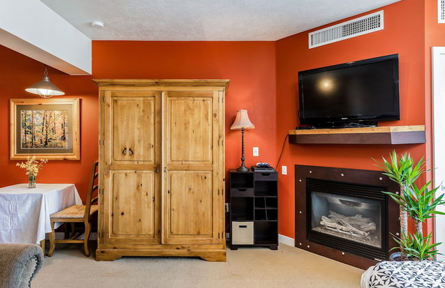 Lake View Ski Chalet - Photo 4