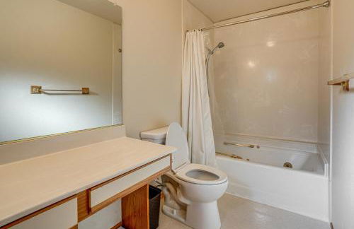 5 Mi to Heavenly Resort Cozy Home with Fenced Yard - Foto 12