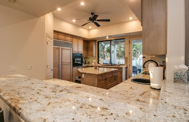 Casa Buenaluxurious Retreat w/2 Masters & Views! - Photo 6