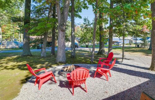 Higgins Lake Cottage with Private Fire Pit and Grill! - Foto 23