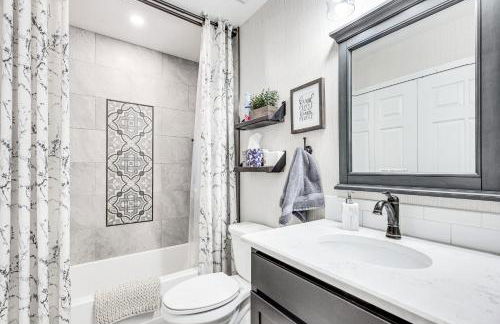 Modern Colorado Springs House Central Location! - Foto 18