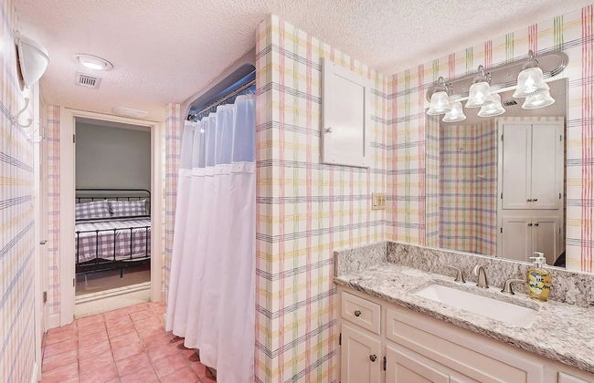 Lakefront w/ Private Dock + Hot Tub Pontoon Rental Butler Bliss by Avantstay - Photo 14