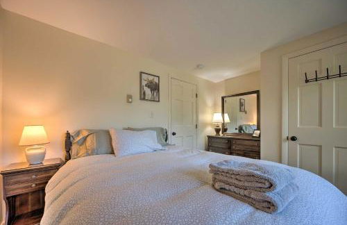 House with Balcony about 5 Mi to Cranmore Resort! - Photo 24